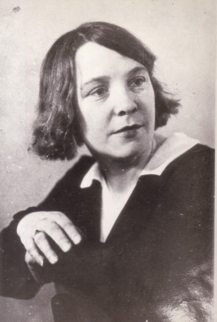 mogilyanskaya-lada-portrait